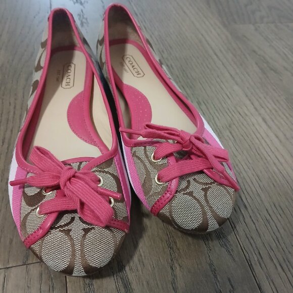 Coach - Picture 3 of 4